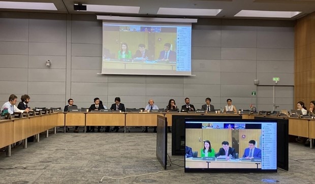Vietnam and OECD discuss draft economic report
